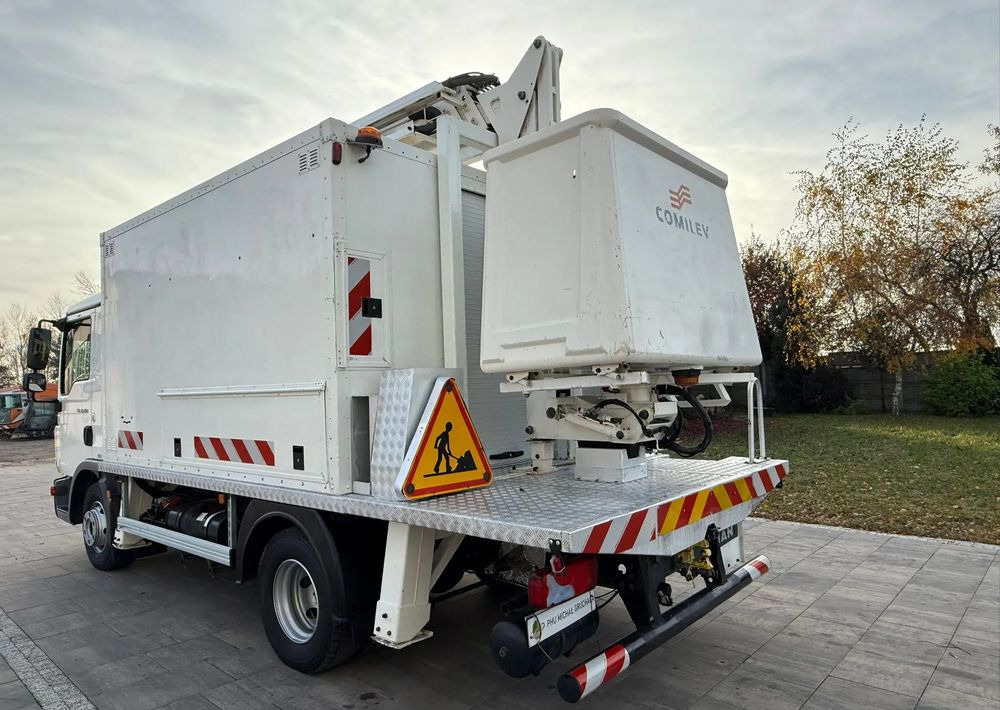 MAN TGL 12.250 - Veoautolt tõusev platvorm: pilt 3 MAN TGL 12.250 - Veoautolt tõusev platvorm: pilt 3