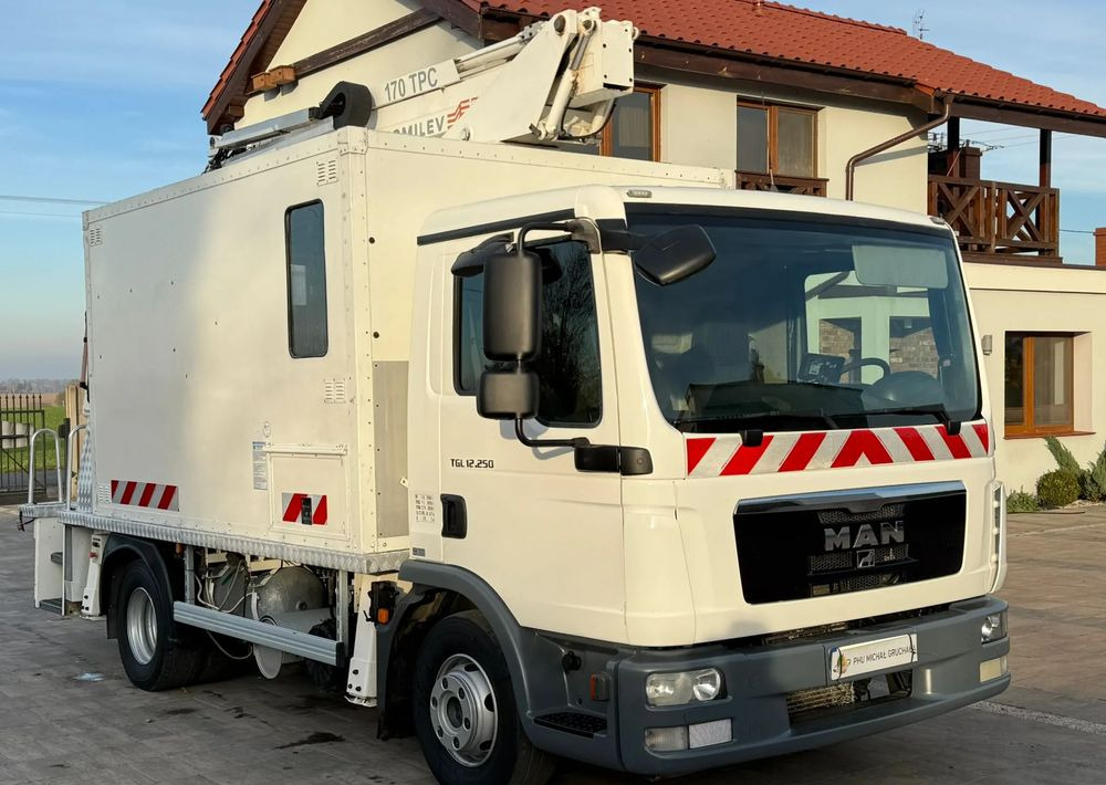 MAN TGL 12.250 - Veoautolt tõusev platvorm: pilt 2 MAN TGL 12.250 - Veoautolt tõusev platvorm: pilt 2