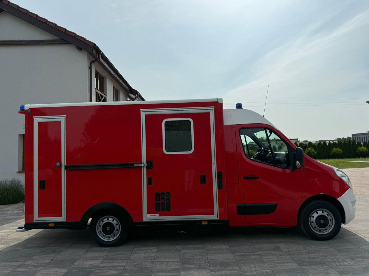 Renault Master Karetka Ambulans pogotowie kontenerowe - Muu seadmestik: pilt 4 Renault Master Karetka Ambulans pogotowie kontenerowe - Muu seadmestik: pilt 4