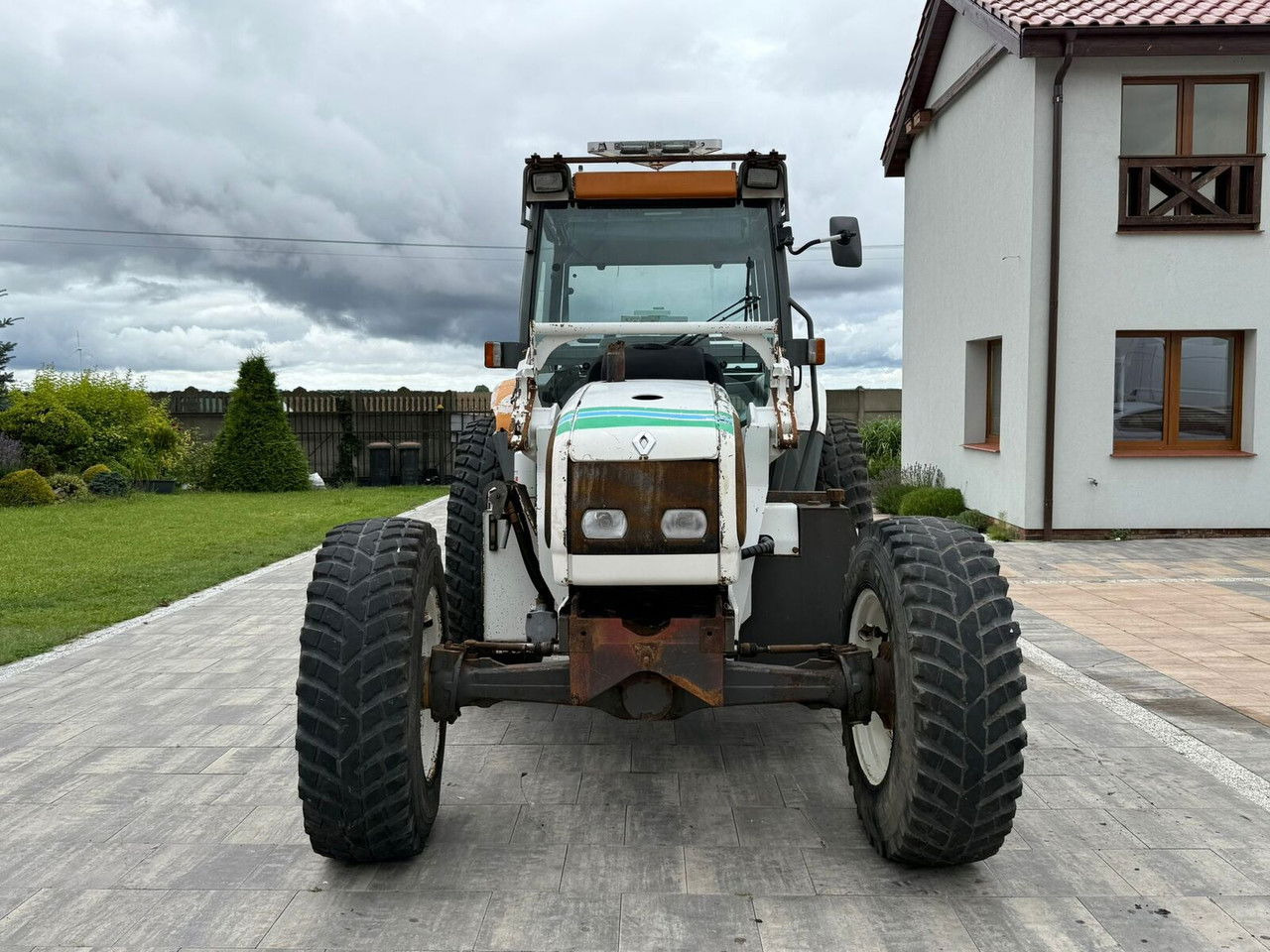 Renault Ergos 100 - Traktor: pilt 2 Renault Ergos 100 - Traktor: pilt 2