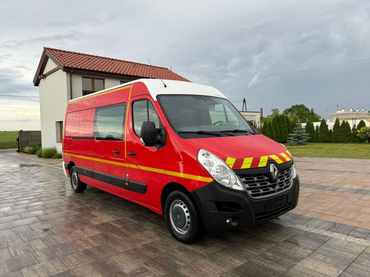 Renault Master 2016 Rok Ambulans Karetka Pogotowie - Kiirabiauto: pilt 1 Renault Master 2016 Rok Ambulans Karetka Pogotowie - Kiirabiauto: pilt 1
