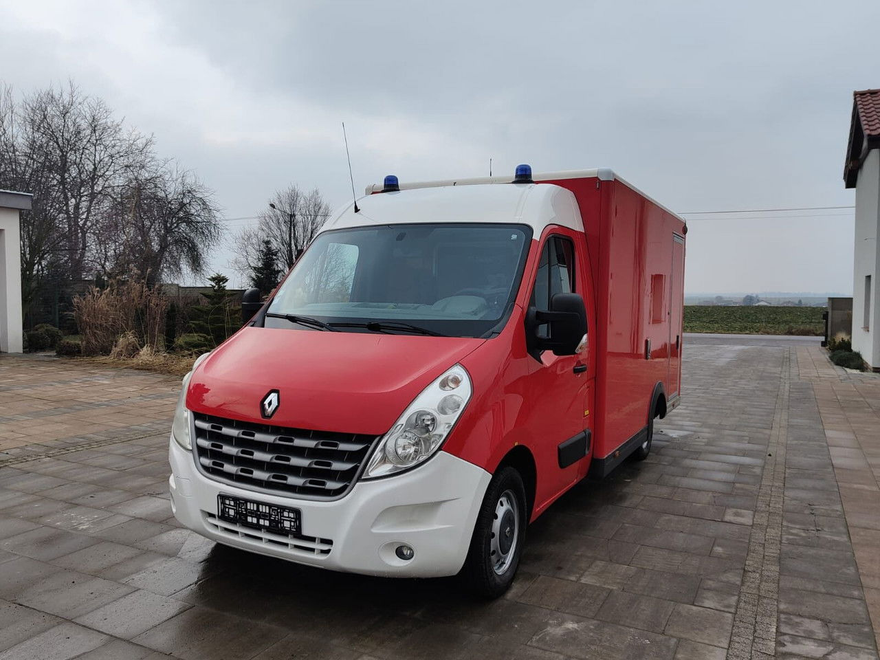 Renault Master Karetka Ambulans pogotowie kontenerowe Kamper - Kiirabiauto: pilt 3 Renault Master Karetka Ambulans pogotowie kontenerowe Kamper - Kiirabiauto: pilt 3