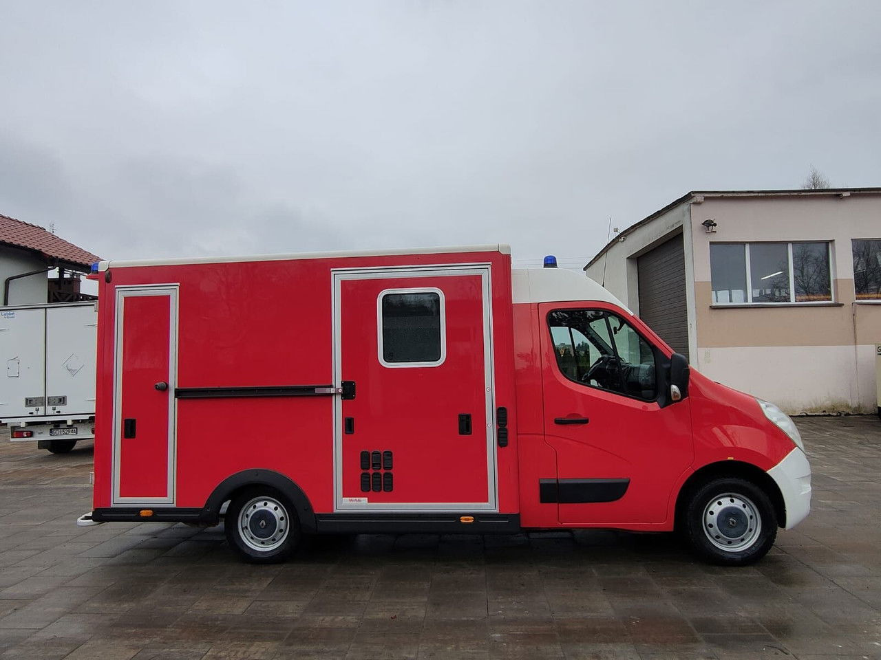 Renault Master Karetka Ambulans pogotowie kontenerowe Kamper - Kiirabiauto: pilt 4 Renault Master Karetka Ambulans pogotowie kontenerowe Kamper - Kiirabiauto: pilt 4