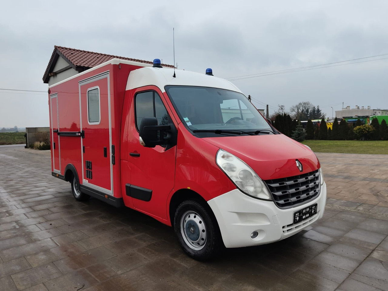 Renault Master Karetka Ambulans pogotowie kontenerowe Kamper - Kiirabiauto: pilt 1 Renault Master Karetka Ambulans pogotowie kontenerowe Kamper - Kiirabiauto: pilt 1
