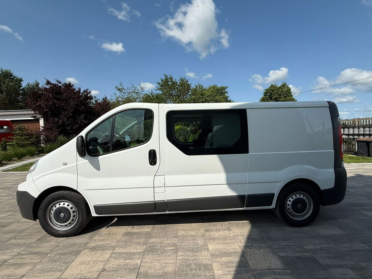 Renault Trafic 2.0 Doka 6 osobowy Klimatyzacja Hak - Väike kaubik: pilt 5 Renault Trafic 2.0 Doka 6 osobowy Klimatyzacja Hak - Väike kaubik: pilt 5