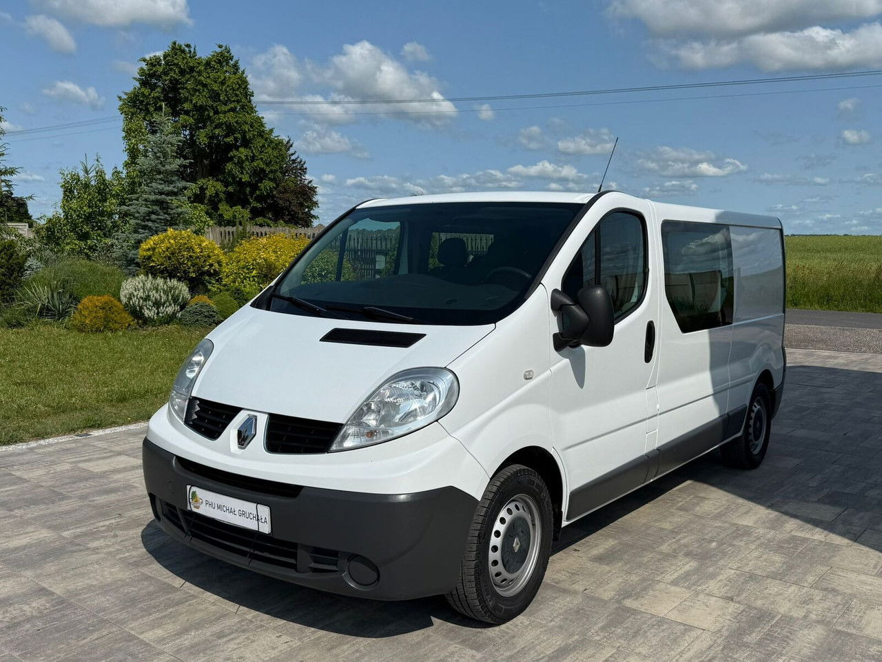 Renault Trafic 2.0 - Väike kaubik, Meeskonnaauto: pilt 3 Renault Trafic 2.0 - Väike kaubik, Meeskonnaauto: pilt 3