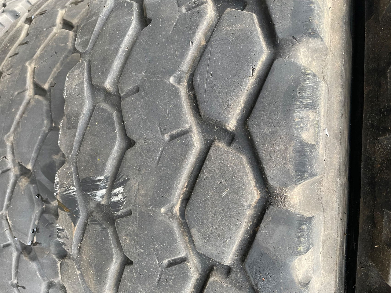 Bridgestone 385/95R25 14.00R25 170E - Rehv - Veoauto: pilt 5 Bridgestone 385/95R25 14.00R25 170E - Rehv - Veoauto: pilt 5