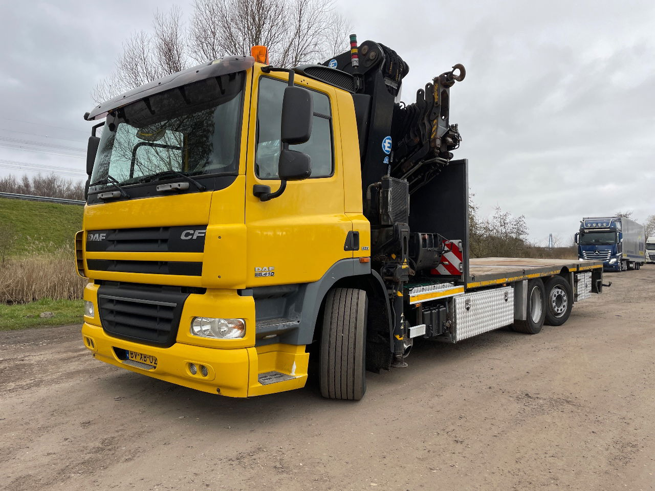 DAF 85.410 Met Effer 470 6s laadkraan ladekran loadercrane crane palfinger hiab - Kraanaga veoauto: pilt 1 DAF 85.410 Met Effer 470 6s laadkraan ladekran loadercrane crane palfinger hiab - Kraanaga veoauto: pilt 1