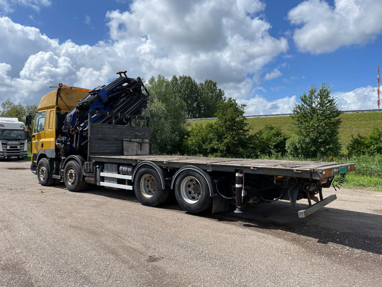 DAF CF 85.410 PM 80 crane laadkraan met jib en frontstempels - Kraanaga veoauto: pilt 5 DAF CF 85.410 PM 80 crane laadkraan met jib en frontstempels - Kraanaga veoauto: pilt 5