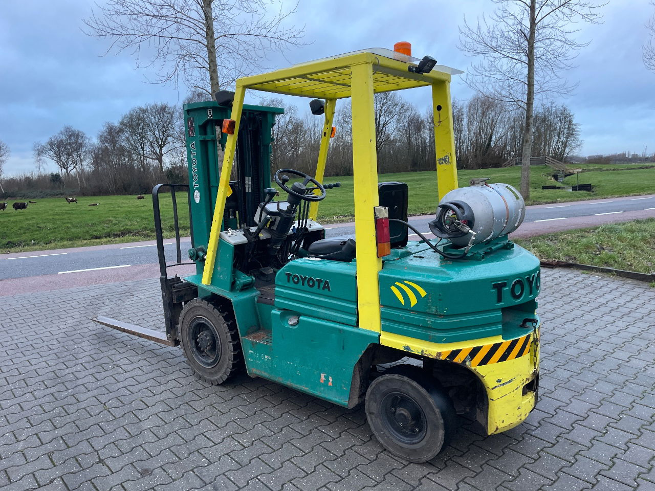 Toyota 42 5fgf25 2.5 Toyota heftruck LPG Triplo - Kahveltõstuk: pilt 2 Toyota 42 5fgf25 2.5 Toyota heftruck LPG Triplo - Kahveltõstuk: pilt 2