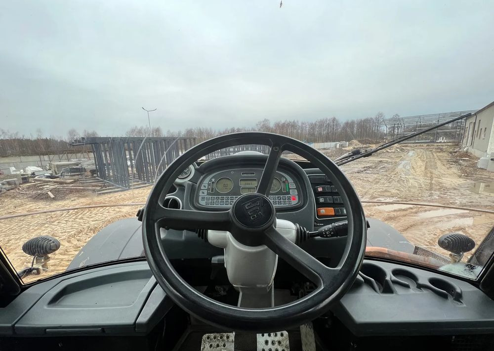 JCB Fastrac 3190 - Traktor: pilt 5 JCB Fastrac 3190 - Traktor: pilt 5