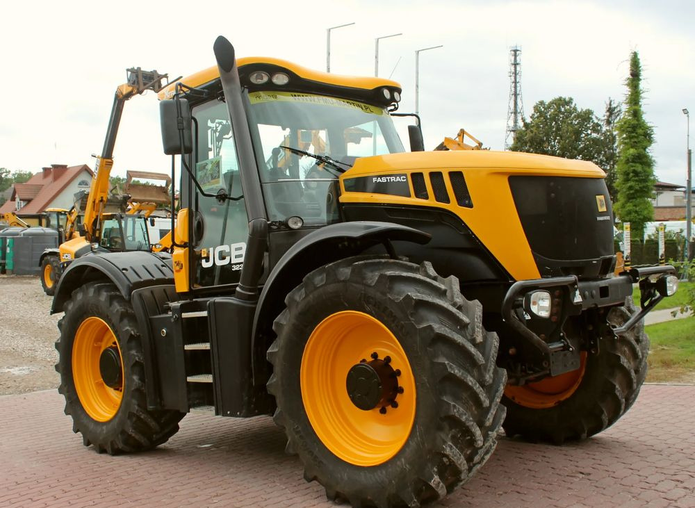 JCB Fastrac 3230 Xtra - Traktor: pilt 2 JCB Fastrac 3230 Xtra - Traktor: pilt 2