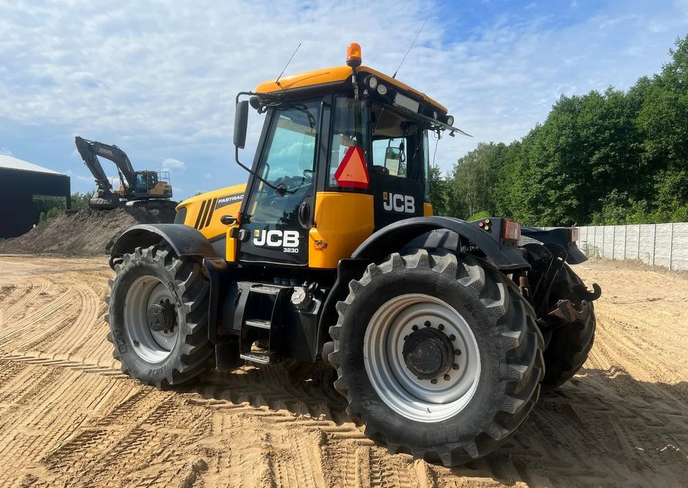 JCB Fastrac 3230 Xtra - Traktor: pilt 3 JCB Fastrac 3230 Xtra - Traktor: pilt 3