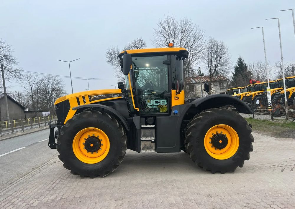 JCB Fastrac 4220 ICON | DEMO |220 KM |2022 ROK - Traktor: pilt 2 JCB Fastrac 4220 ICON | DEMO |220 KM |2022 ROK - Traktor: pilt 2