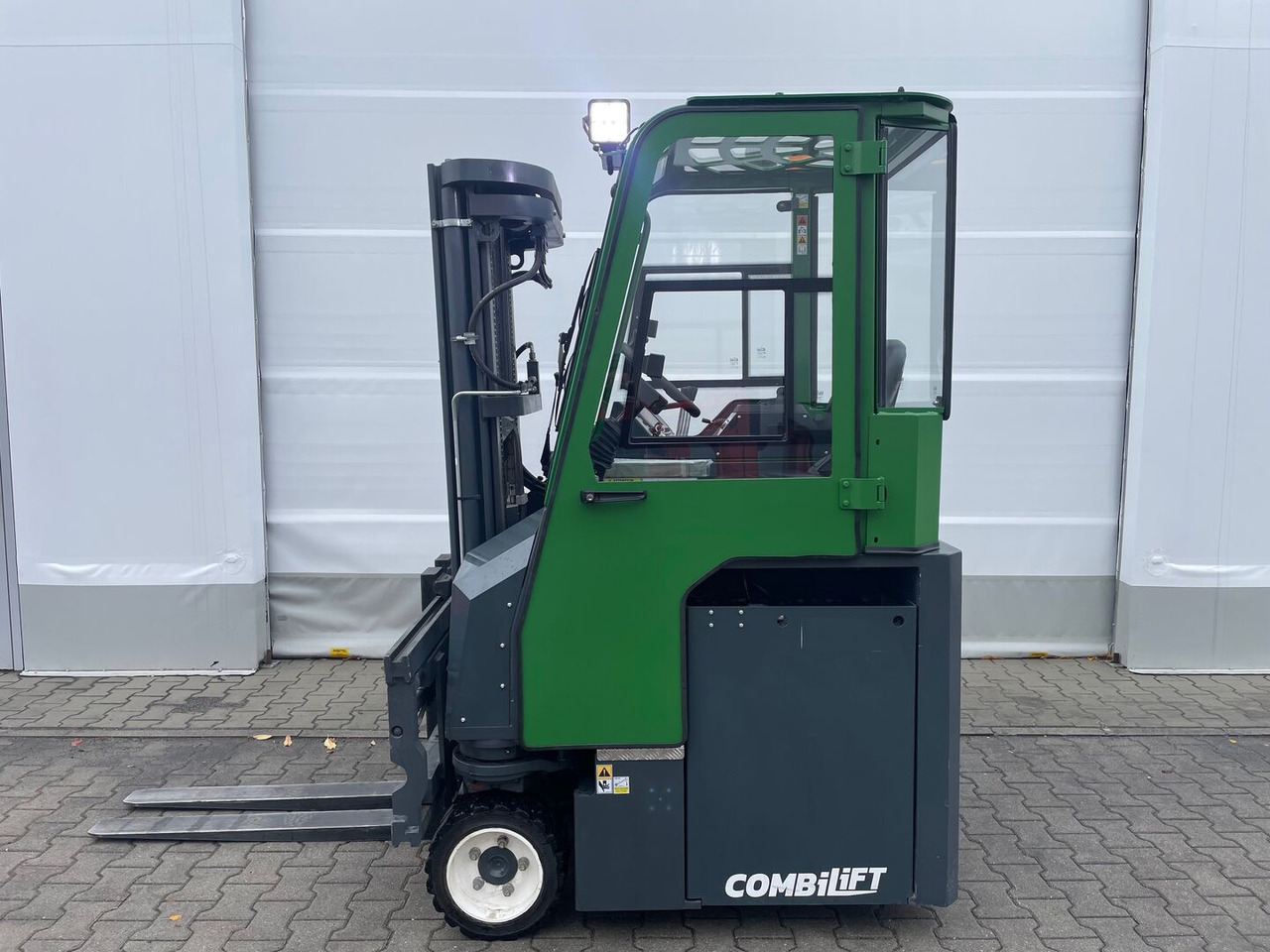 Combilift CBE 2500 - 4-suunaline lükandmastiga tõstuk: pilt 1 Combilift CBE 2500 - 4-suunaline lükandmastiga tõstuk: pilt 1