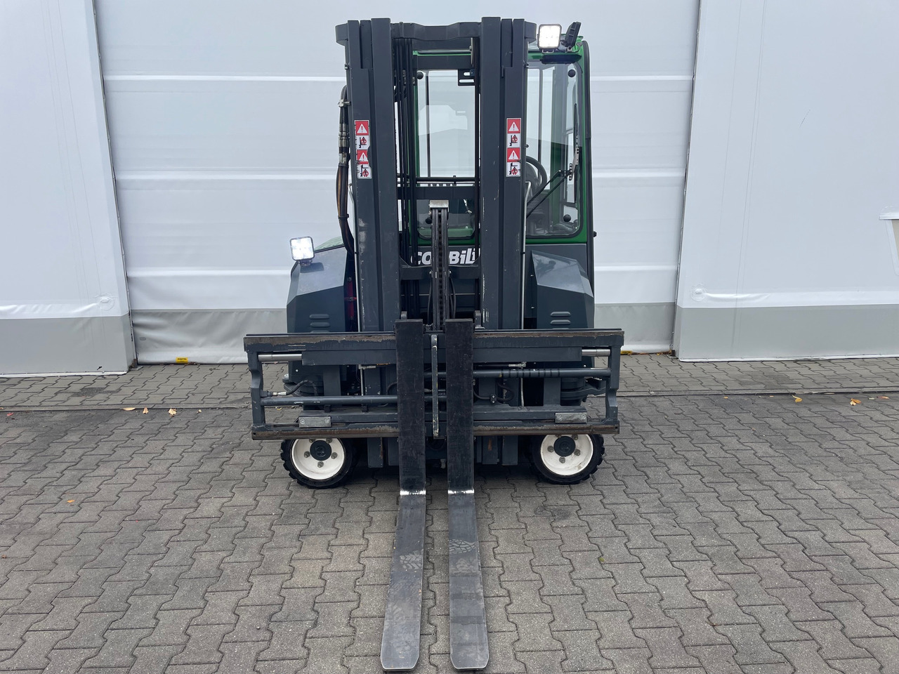 Combilift CBE 2500 - 4-suunaline lükandmastiga tõstuk: pilt 3 Combilift CBE 2500 - 4-suunaline lükandmastiga tõstuk: pilt 3