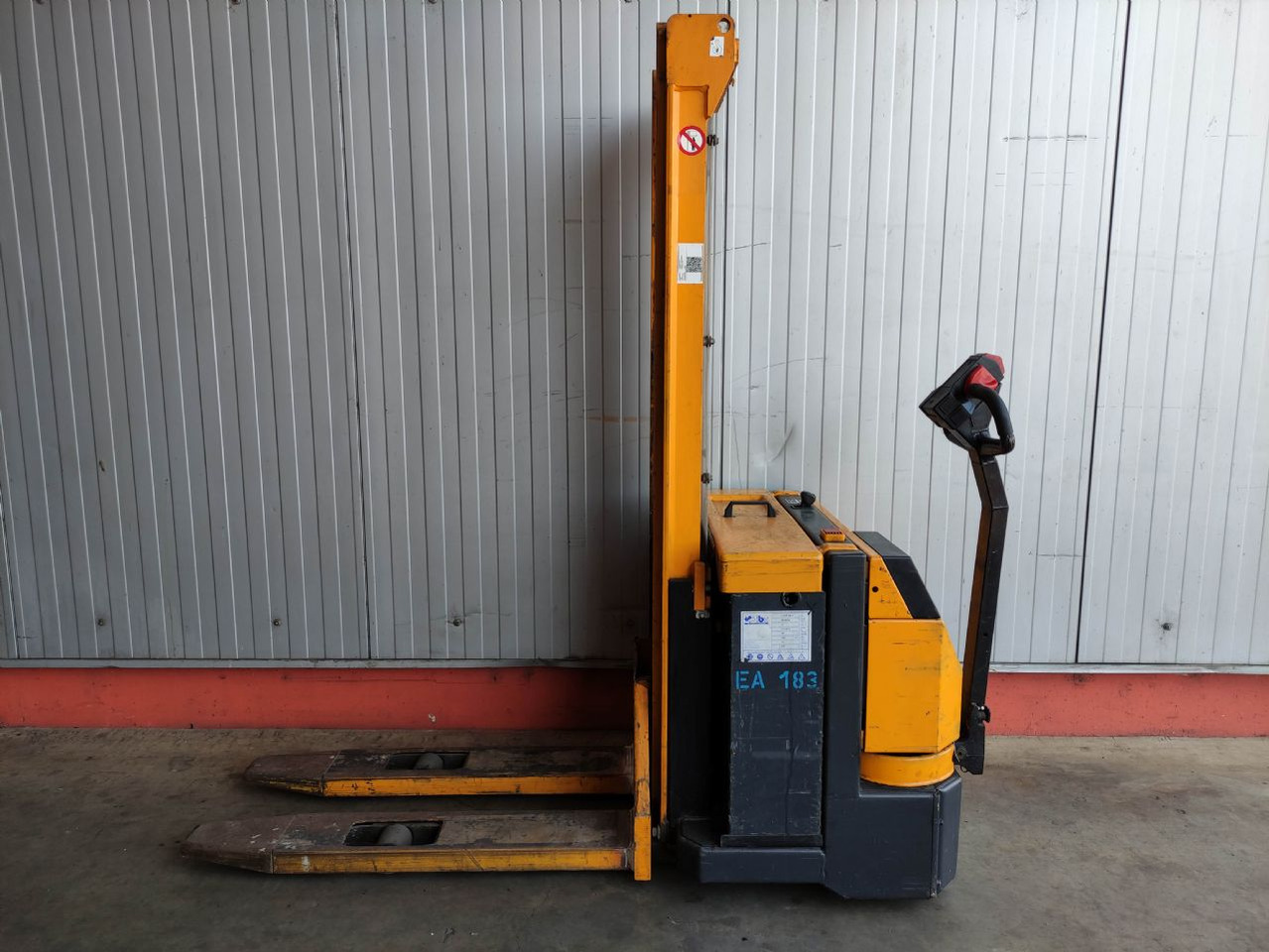 Jungheinrich EJC A12.5 G - Virnastaja: pilt 1 Jungheinrich EJC A12.5 G - Virnastaja: pilt 1