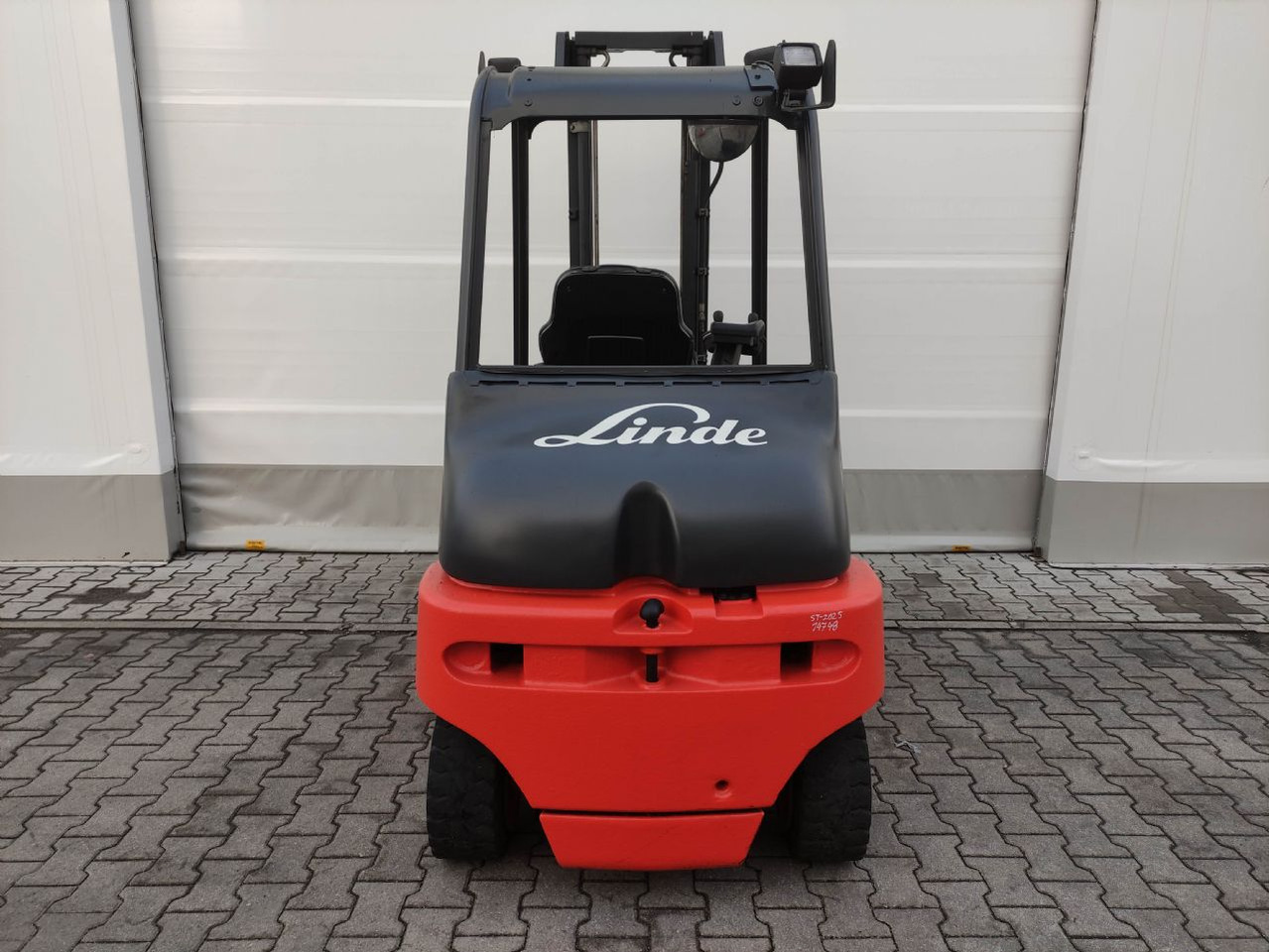 Linde E30-336-03 (LACK NEU) - Elektritõstuk: pilt 4 Linde E30-336-03 (LACK NEU) - Elektritõstuk: pilt 4
