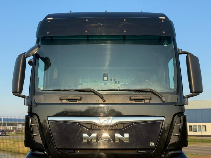 MAN TGX 18.440 NL TRUCK, ALCOA WHEELS, 2X TANK. - Sadulveok: pilt 4 MAN TGX 18.440 NL TRUCK, ALCOA WHEELS, 2X TANK. - Sadulveok: pilt 4