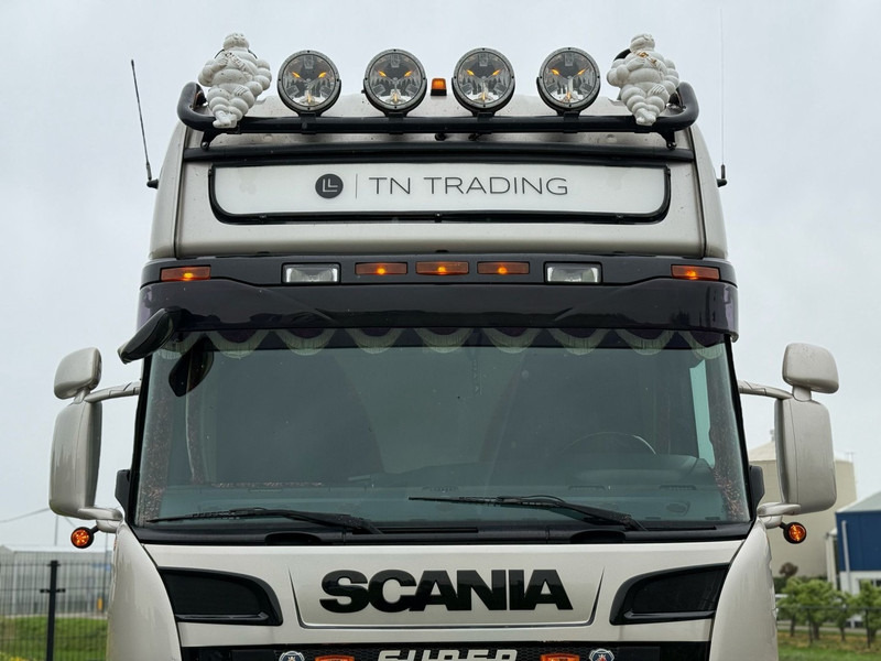 Scania R 580 SHOWTRUCK, VOLLUCHT, VOL SPOILER, RETARDER, SCHUIFSCHOTEL. - Sadulveok: pilt 4 Scania R 580 SHOWTRUCK, VOLLUCHT, VOL SPOILER, RETARDER, SCHUIFSCHOTEL. - Sadulveok: pilt 4
