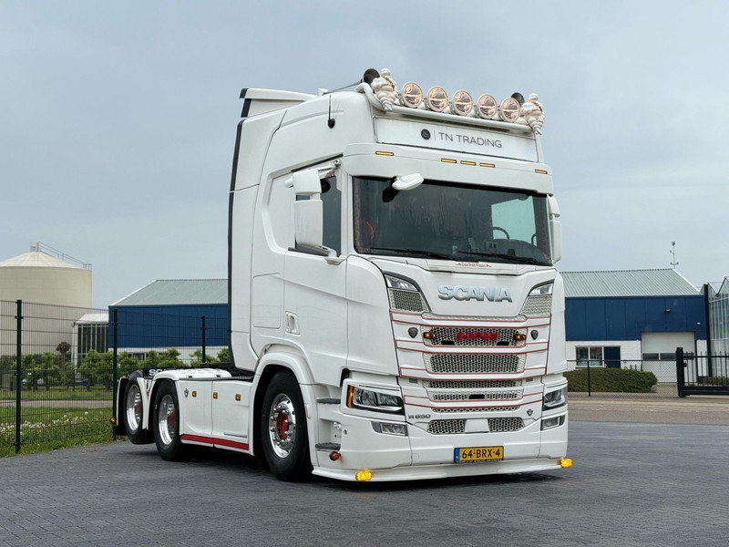 Scania R650 V8 FULL AIR, SHOW TRUCK, SPECIAL INTERIOR, SMART TACHO 2. - Sadulveok: pilt 1 Scania R650 V8 FULL AIR, SHOW TRUCK, SPECIAL INTERIOR, SMART TACHO 2. - Sadulveok: pilt 1