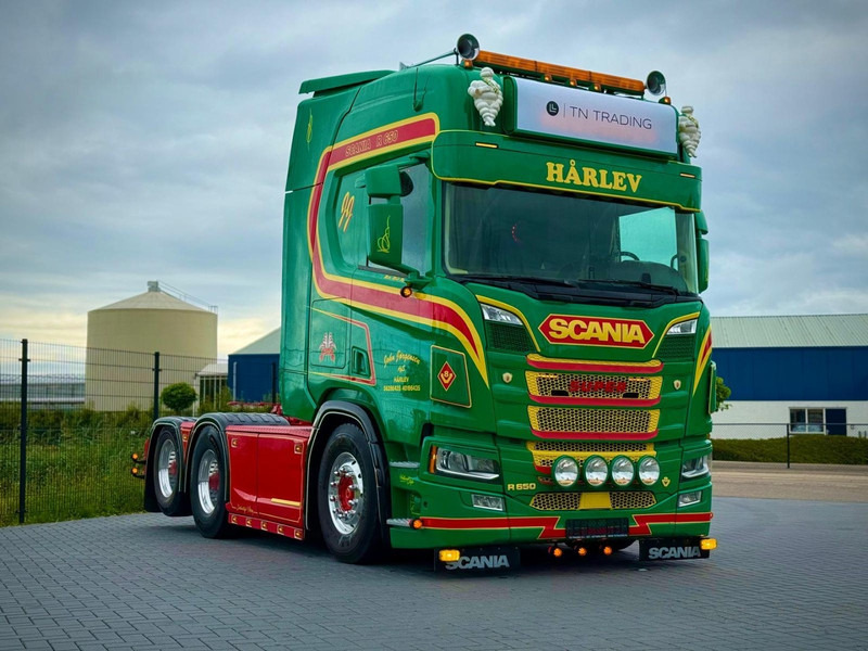 Scania R650 V8 SHOWTRUCK, VOLLUCHT, RETARDER, AUDIO, HYDRAULIEK, COMPLEET VOL. - Sadulveok: pilt 1 Scania R650 V8 SHOWTRUCK, VOLLUCHT, RETARDER, AUDIO, HYDRAULIEK, COMPLEET VOL. - Sadulveok: pilt 1