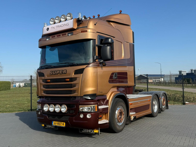 Scania R730 V8 V8, SHOWTRUCK VOLLUCHT, RETARDER,  HYDRAULIEK, BOOGIE, ALU WIELEN, LEER. - Sadulveok: pilt 1 Scania R730 V8 V8, SHOWTRUCK VOLLUCHT, RETARDER,  HYDRAULIEK, BOOGIE, ALU WIELEN, LEER. - Sadulveok: pilt 1