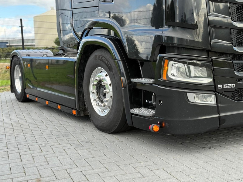 Scania S520 V8 NGS EURO 6D, VOLLUCHT, RETARDER, 6 PUNTS LUCHTVERING, LEER, ALCOA. - Sadulveok: pilt 3 Scania S520 V8 NGS EURO 6D, VOLLUCHT, RETARDER, 6 PUNTS LUCHTVERING, LEER, ALCOA. - Sadulveok: pilt 3