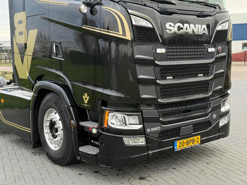Scania S580 9 TONS VOORAS, EURO 6D, 50 YEAR V8, VOLLUCHT, 6 BALGEN, ALCOA, HYDRAULIEK, LED. - Sadulveok: pilt 3 Scania S580 9 TONS VOORAS, EURO 6D, 50 YEAR V8, VOLLUCHT, 6 BALGEN, ALCOA, HYDRAULIEK, LED. - Sadulveok: pilt 3