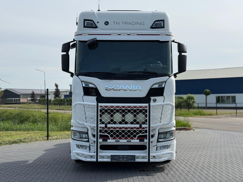 Scania S580 VOLLUCHT, PTO, LEER, RETARDER, TV, 3.15WB, BULLBAR. - Sadulveok: pilt 4 Scania S580 VOLLUCHT, PTO, LEER, RETARDER, TV, 3.15WB, BULLBAR. - Sadulveok: pilt 4