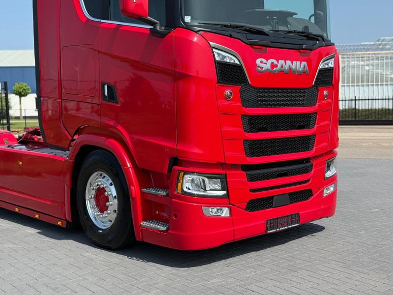 Scania S590 V8 NGS FULL AIR, ALCOA, LEATHER, HYDRAULIC, LIKE NEW. - Sadulveok: pilt 4 Scania S590 V8 NGS FULL AIR, ALCOA, LEATHER, HYDRAULIC, LIKE NEW. - Sadulveok: pilt 4