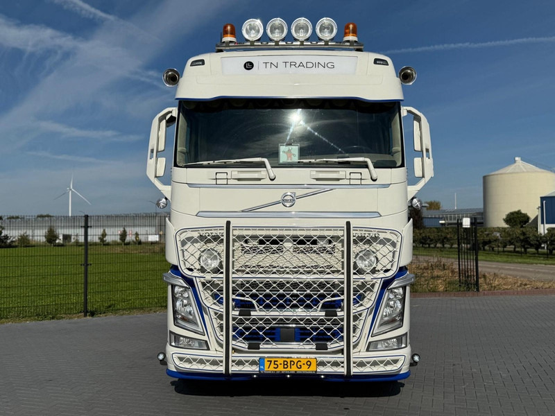 Volvo FH 13.460 SHOWSTAAT, HYDRAULIEK, COMPRESSOR, ADR, I-PARK COOL, INTERIEUR. - Sadulveok: pilt 5 Volvo FH 13.460 SHOWSTAAT, HYDRAULIEK, COMPRESSOR, ADR, I-PARK COOL, INTERIEUR. - Sadulveok: pilt 5