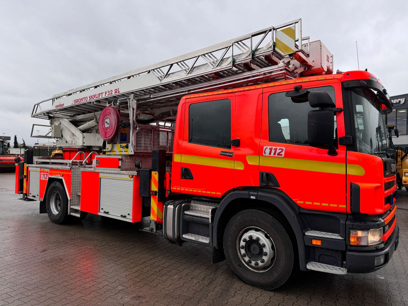 Scania P94G310 - Tuletõrjeauto: pilt 2 Scania P94G310 - Tuletõrjeauto: pilt 2