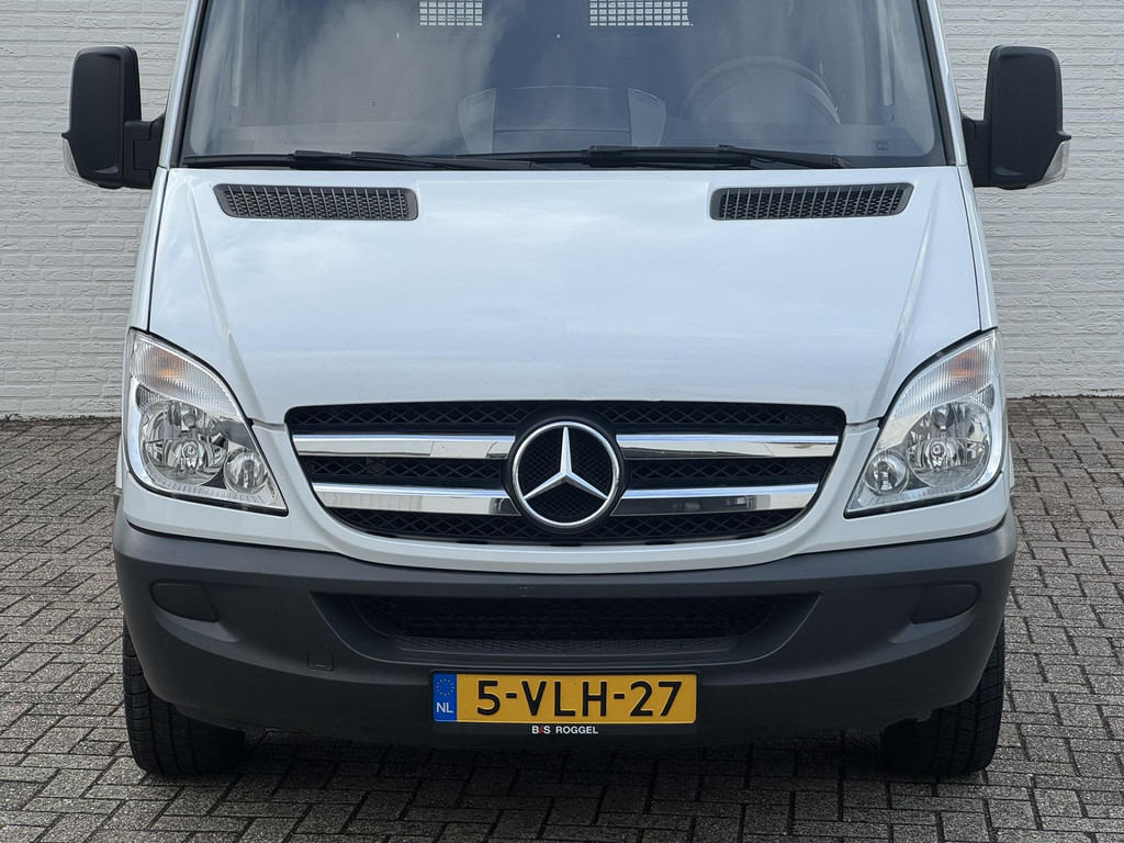 Mercedes-Benz Sprinter-213 2.2 CDI 366 DC 2x Schuifdeur Airco Imperiaal Treeplank Trekhaak 3 Zitplaatsen - Kaubik: pilt 3 Mercedes-Benz Sprinter-213 2.2 CDI 366 DC 2x Schuifdeur Airco Imperiaal Treeplank Trekhaak 3 Zitplaatsen - Kaubik: pilt 3