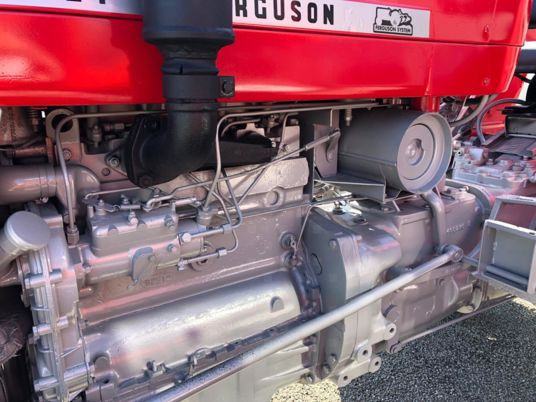 Massey Ferguson 155 arceau à 12 500 € sans tva - Traktor: pilt 5 Massey Ferguson 155 arceau à 12 500 € sans tva - Traktor: pilt 5