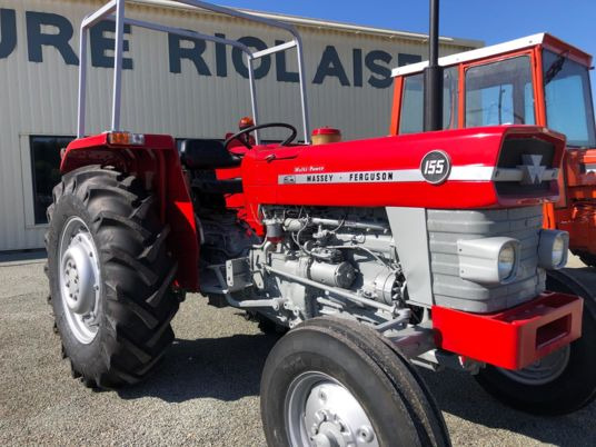 Massey Ferguson 155 arceau à 12 500 € sans tva - Traktor: pilt 1 Massey Ferguson 155 arceau à 12 500 € sans tva - Traktor: pilt 1