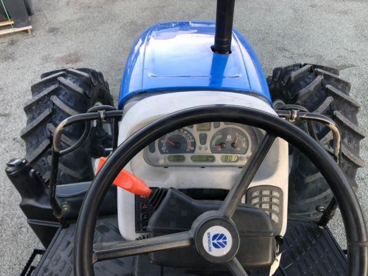 New Holland TL100A tracteur - Traktor: pilt 2 New Holland TL100A tracteur - Traktor: pilt 2