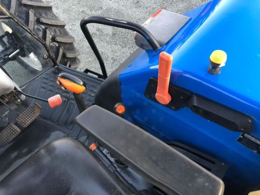 New Holland TL100A tracteur - Traktor: pilt 3 New Holland TL100A tracteur - Traktor: pilt 3
