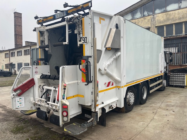 Renault Premium 310.26 6x2/4 EEV - Prügiauto: pilt 3 Renault Premium 310.26 6x2/4 EEV - Prügiauto: pilt 3