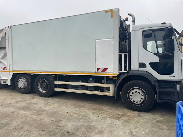 Renault Premium 310.26 6x2/4 EEV - Prügiauto: pilt 2 Renault Premium 310.26 6x2/4 EEV - Prügiauto: pilt 2
