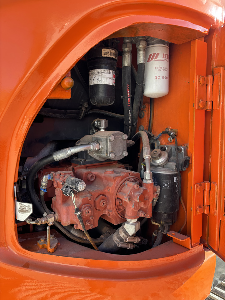 Lintekskavaator DOOSAN DX140-3: pilt 10