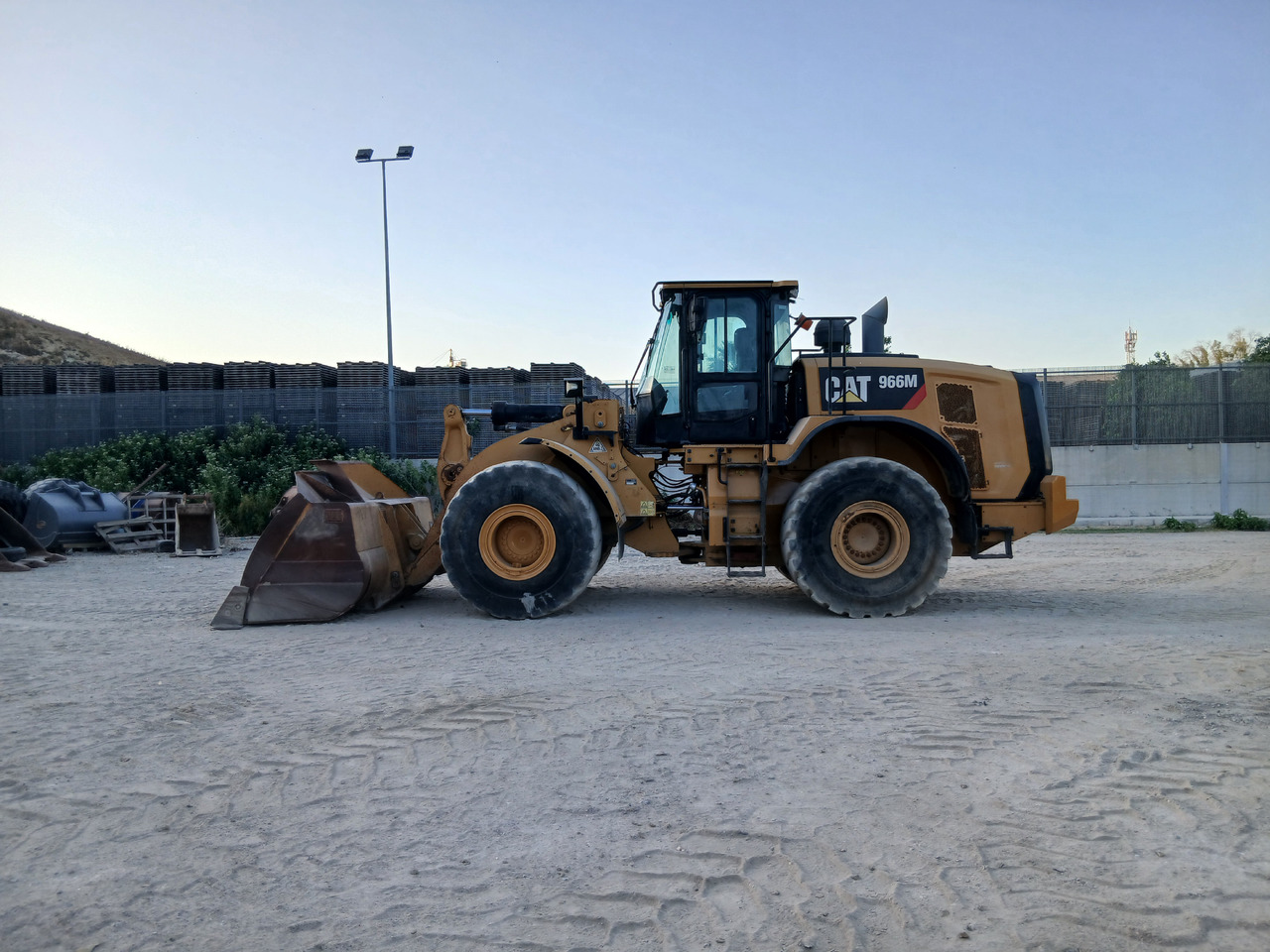 Caterpillar 966M - Ehitusmasinad: pilt 2 Caterpillar 966M - Ehitusmasinad: pilt 2