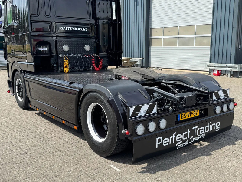 DAF XF 105.460 Super Space Cab Showtruck *TOP* - Sadulveok: pilt 5 DAF XF 105.460 Super Space Cab Showtruck *TOP* - Sadulveok: pilt 5