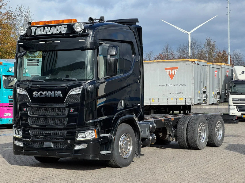 Scania R650 V8 6x4 Chassis Retarder WB 4.50 Only 465tkm! - Kabiinišassiiga veoauto: pilt 1 Scania R650 V8 6x4 Chassis Retarder WB 4.50 Only 465tkm! - Kabiinišassiiga veoauto: pilt 1
