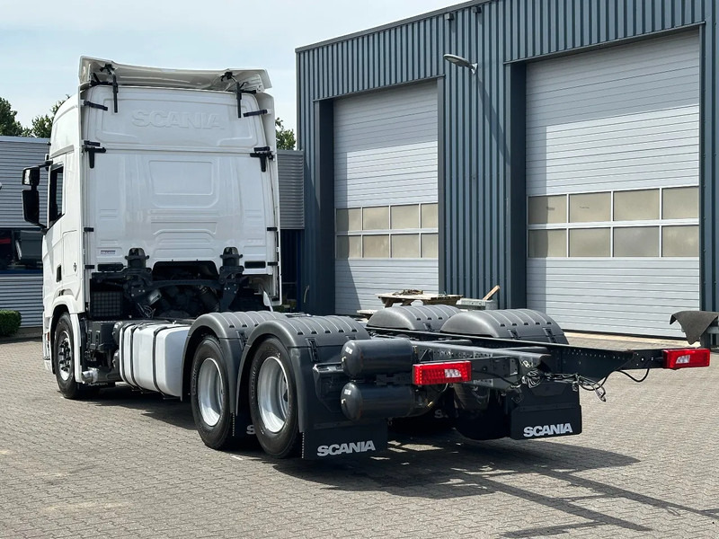 Scania R660 V8 6x4 Chassis with Lift-Axle / Retarder / Wb 4.75 / Full Air / 2 Tank - Kabiinišassiiga veoauto: pilt 4 Scania R660 V8 6x4 Chassis with Lift-Axle / Retarder / Wb 4.75 / Full Air / 2 Tank - Kabiinišassiiga veoauto: pilt 4
