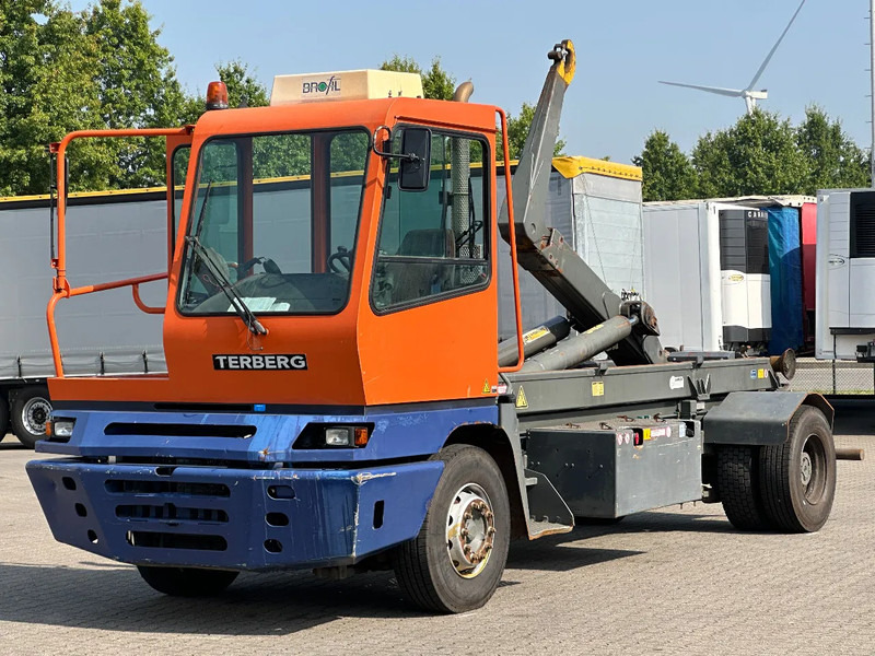 Terberg YT 222 4x2 AJK 30T Haakarm / Weegsysteem / Overdrukcabine / *NL-Kenteken* - Konkstõstukiga veoauto: pilt 1 Terberg YT 222 4x2 AJK 30T Haakarm / Weegsysteem / Overdrukcabine / *NL-Kenteken* - Konkstõstukiga veoauto: pilt 1