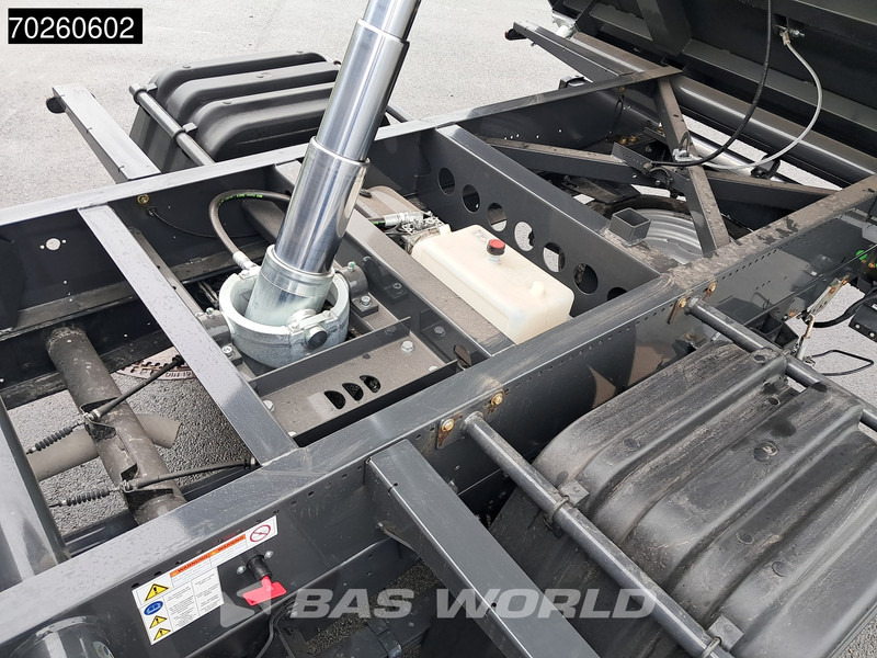 Uus Tarbesõiduk kallur Iveco Daily 35C21 Neu! Dreiseitenkipper Automatik 210PS Doppelbereifung 3,5t Anhängelast ACC LED Klima Kamera Euro6 Kipper 2m3 A/C: pilt 9 Uus Tarbesõiduk kallur Iveco Daily 35C21 Neu! Dreiseitenkipper Automatik 210PS Doppelbereifung 3,5t Anhängelast ACC LED Klima Kamera Euro6 Kipper 2m3 A/C: pilt 9