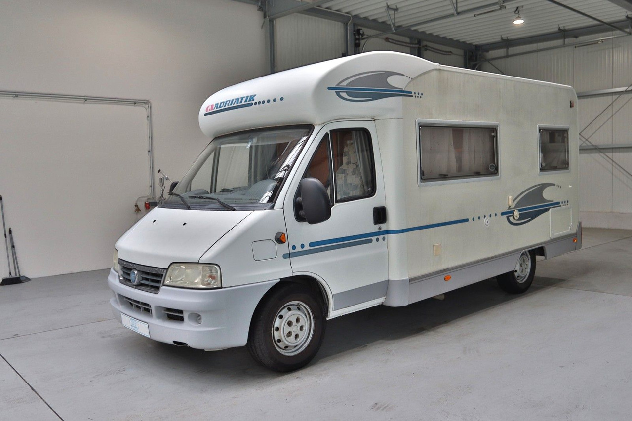Adria Coral 590 DS / Festbett / Sehr gepflegt - Poolintegreeritud matkaauto: pilt 2 Adria Coral 590 DS / Festbett / Sehr gepflegt - Poolintegreeritud matkaauto: pilt 2