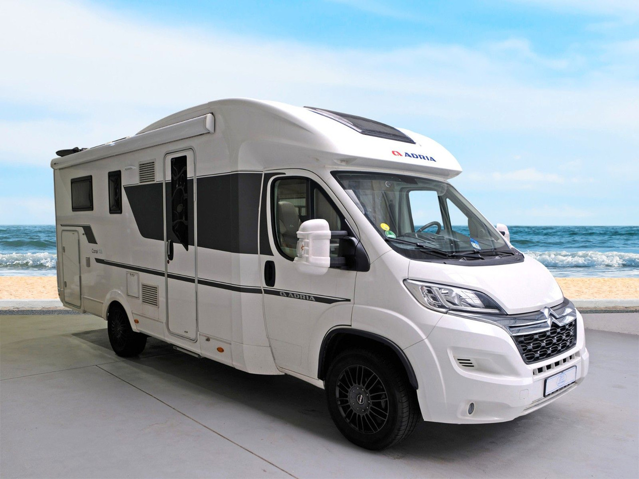 Poolintegreeritud matkaauto Adria Coral S 670 SL Axess/1.Hand/Einzelbetten/2xKlima: pilt 1