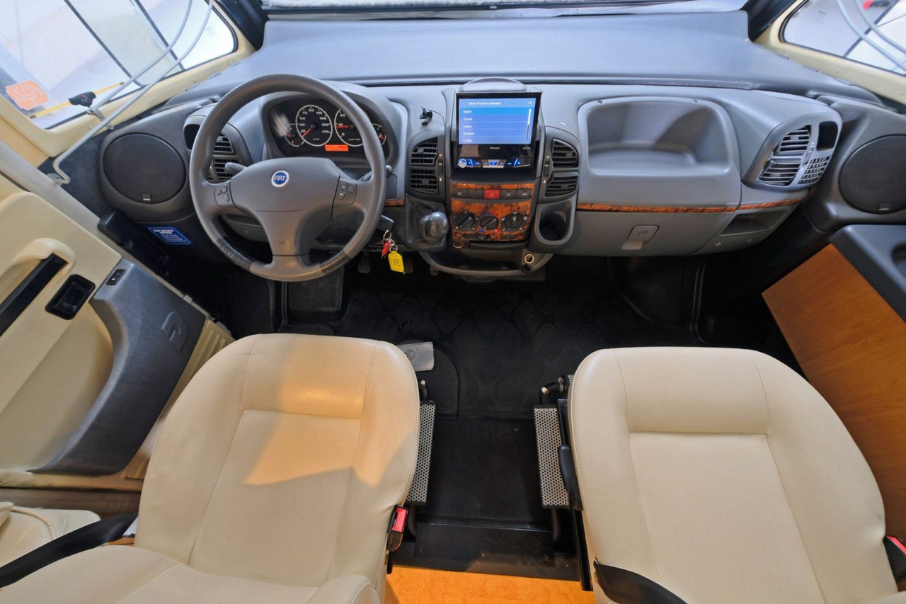 Dethleffs Esprit I 7870/Festbett+Hubbett/2xKlima/Solar - Täisintegreeritud matkaauto: pilt 5 Dethleffs Esprit I 7870/Festbett+Hubbett/2xKlima/Solar - Täisintegreeritud matkaauto: pilt 5
